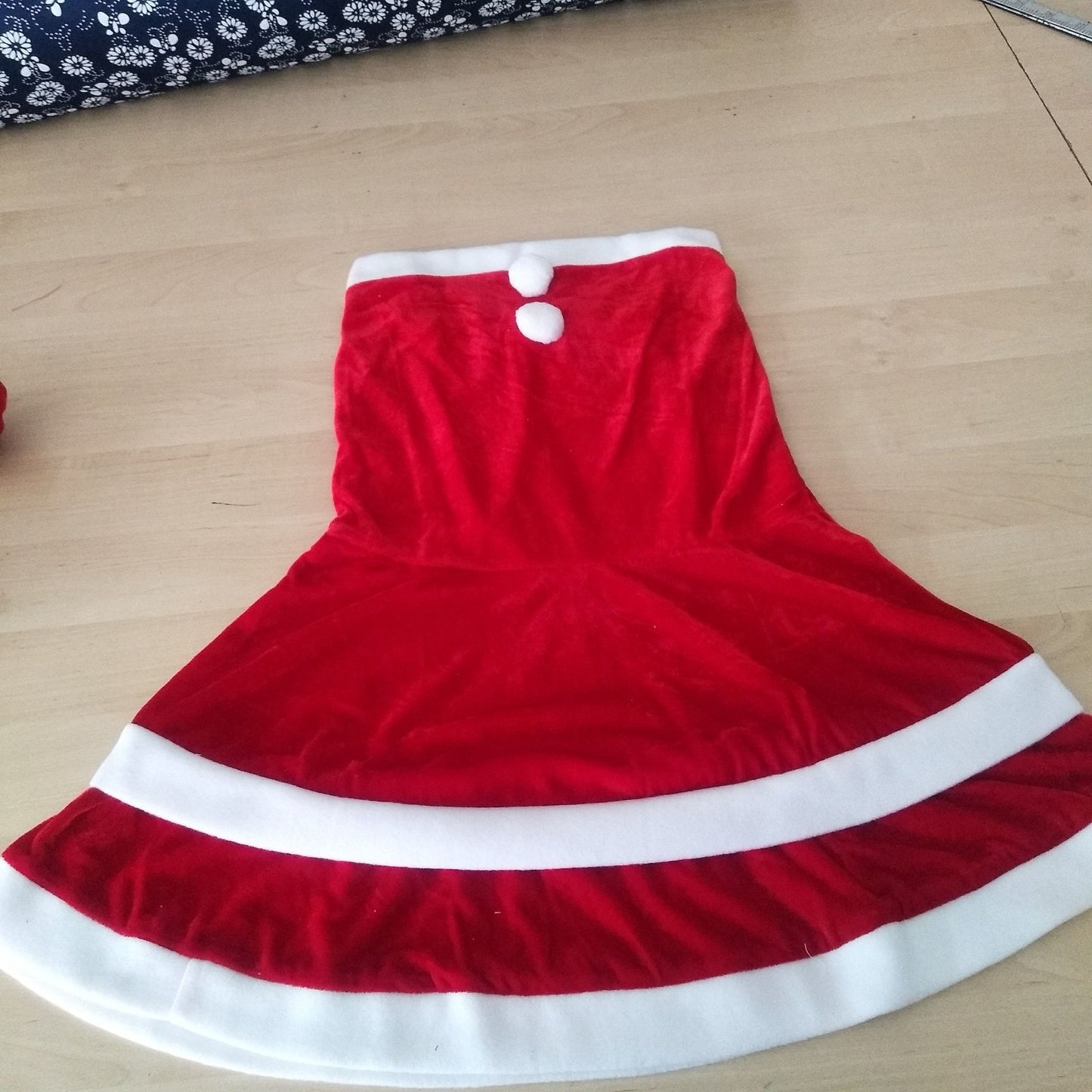 Female Christmas Dance Costumes – Red Fantasy Stagewear with Golden Velvet Lining